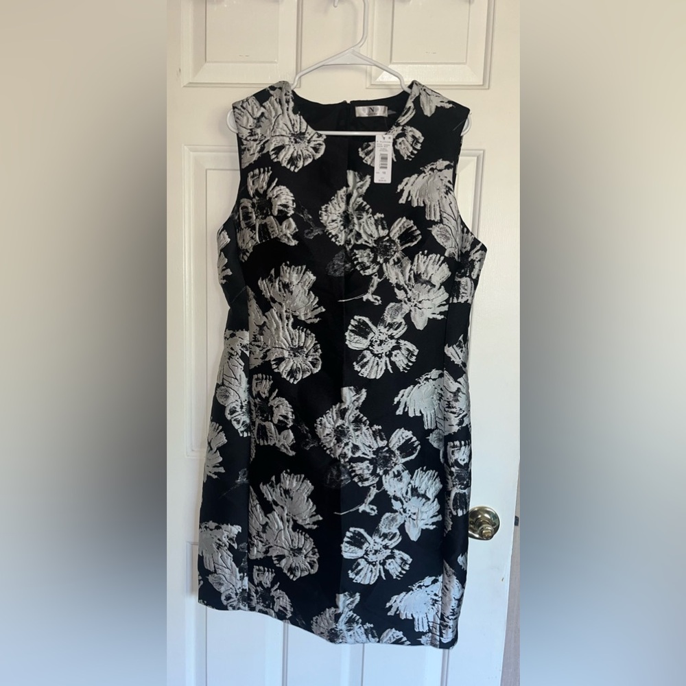 NWT Natori Black and Silver Floral Dress